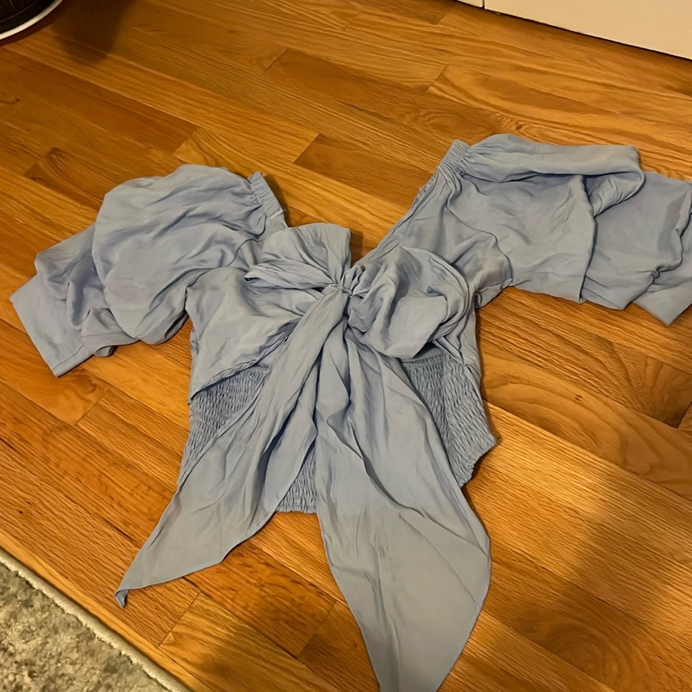 Vestique Lt Blue Puff Sleeve Bow Tie Back Crop Top - Small